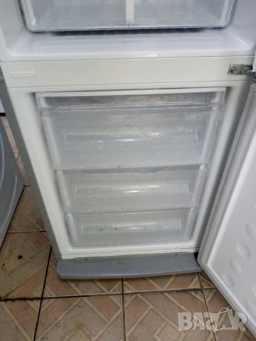 Иноксов комбиниран хладилник с фризер Samsung 2 години гаранция!, снимка 8 - Хладилници - 46016913