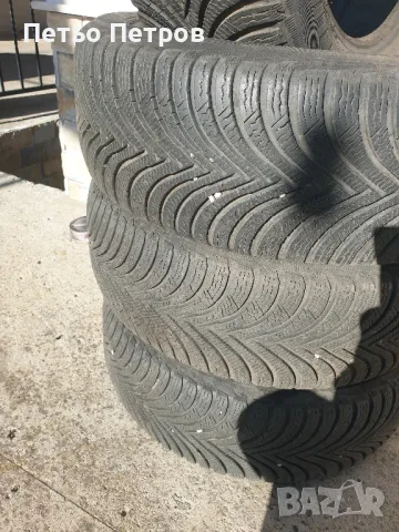 Зимни гуми Michelin 205 55 16, снимка 3 - Гуми и джанти - 48402893