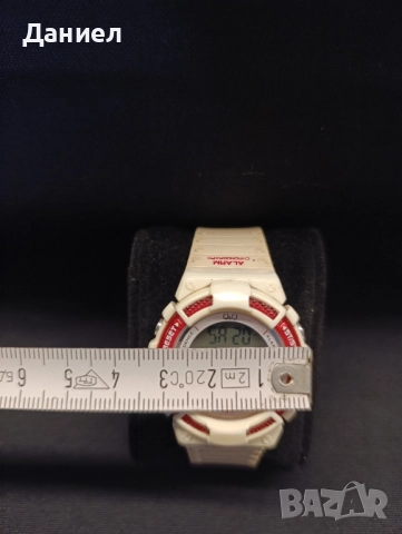 Дамски електронен часовник Q&Q, снимка 3 - Дамски - 51781708