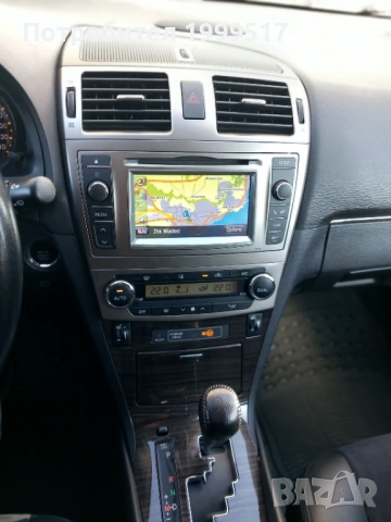 Toyota Avensis 2.0 Бензин, Автоматик, 2012, Комби, снимка 9 - Автомобили и джипове - 53267343