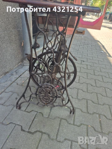 Крака от шевна машина Singer, снимка 1