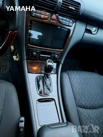 Mercedes  C 220 Комби 2003, снимка 11 - Автомобили и джипове - 53487869
