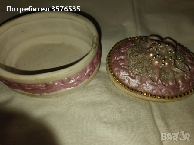 Продавам две порцеланови кутийки за бижута., снимка 3 - Антикварни и старинни предмети - 53309955