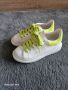 Бели спортни обувки с неон зелено, снимка 1 - Маратонки - 45808345