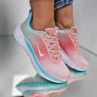 Дамски маратонки Nike , снимка 1 - Маратонки - 45888255