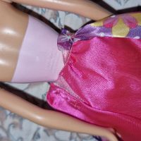 оригинална синеока кукла барби със шарена пола, снимка 7 - Кукли - 45698686