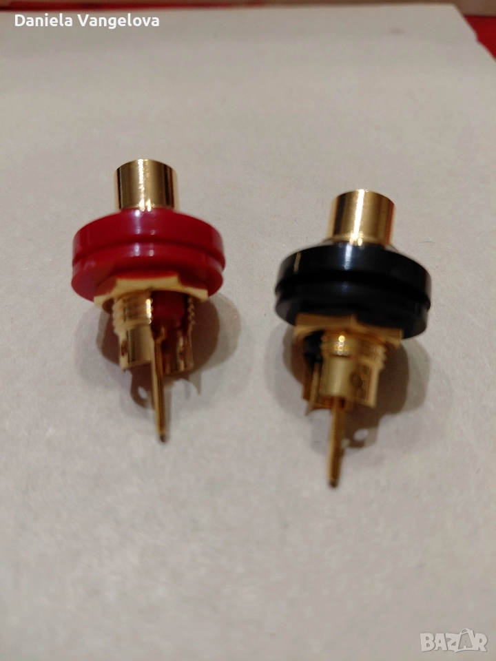 Конектор панелен позлатен женски, снимка 1