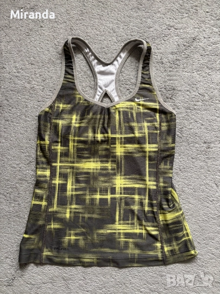 Nike потник с вградено бюстие S, снимка 1
