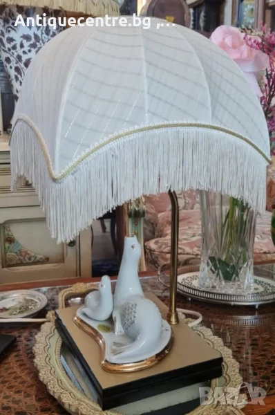 Прекрасна, настолна лампа. , снимка 1