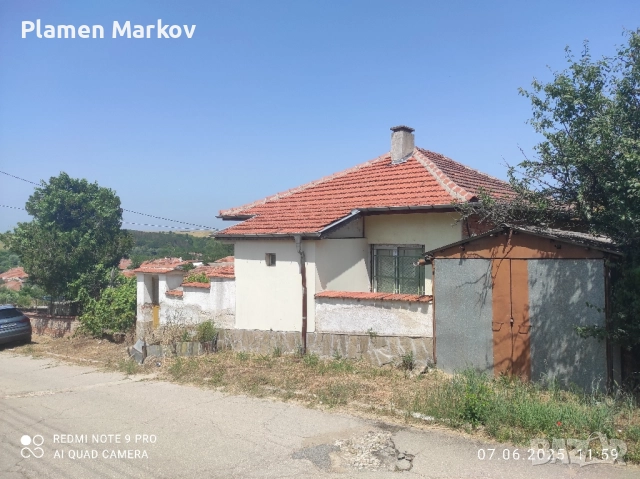 Продава се двуетажна къща във село Доситеево , снимка 7 - Къщи - 51996652