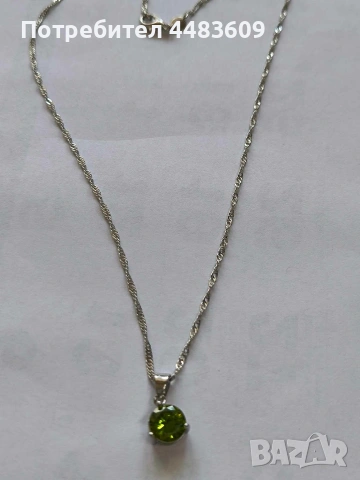 Сребърно колие със зелен цирконии 