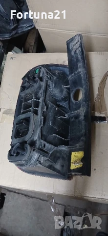 Dacia Duster - десен. стоп, снимка 2 - Части - 50585023