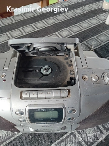 Радиокасетофон с CD Bush -за части или ремонт, снимка 2 - Радиокасетофони, транзистори - 54255029