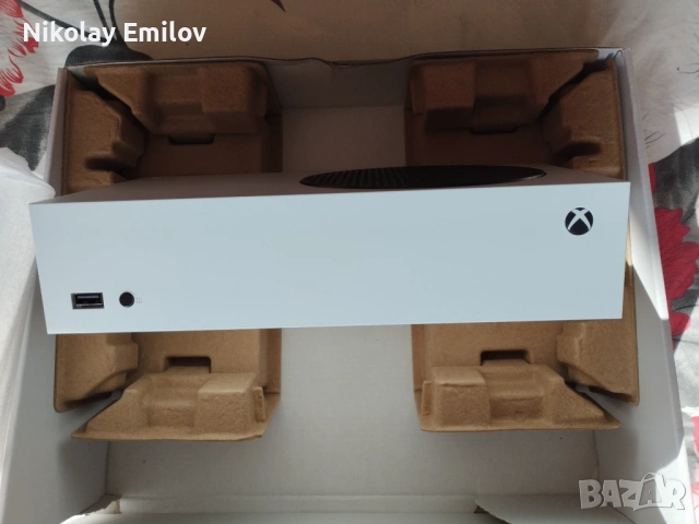 Продавам ново Microsoft xbox series S 512 gb, снимка 2 - Xbox конзоли - 54244444