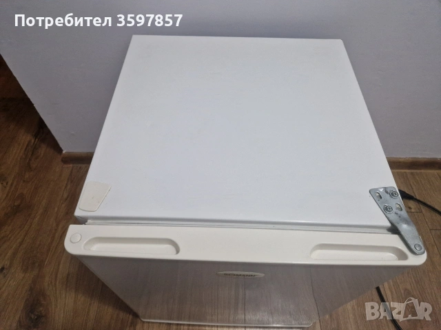 Хладилник мини бар работещ отлично 59 евро, снимка 8 - Хладилници - 53697806