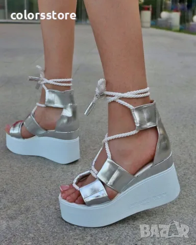Сандали на платформа - сребриста кожа с бяло ходило - 311
