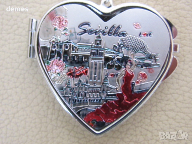 Метален ключодържател-огледало от Испания, снимка 5 - Колекции - 53803893