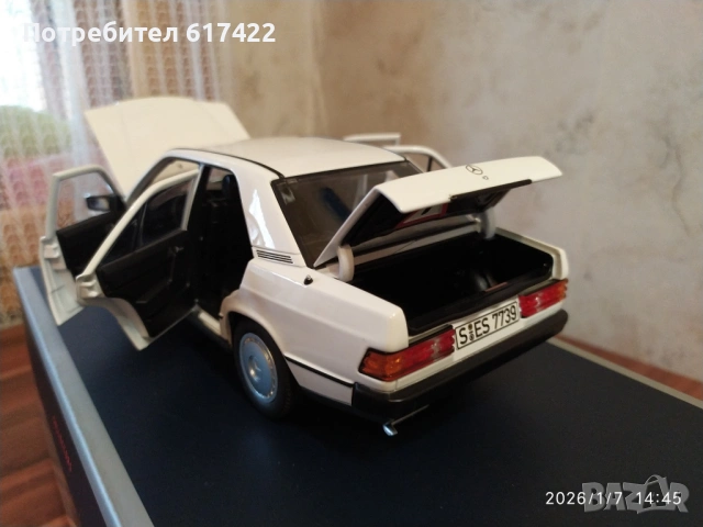 1:18 Метален модел на Mercedes Benz 190E W201-  Norev, снимка 13 - Колекции - 53022820