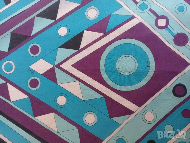 Дамски шал Emilio Pucci, снимка 5 - Шалове - 53825983