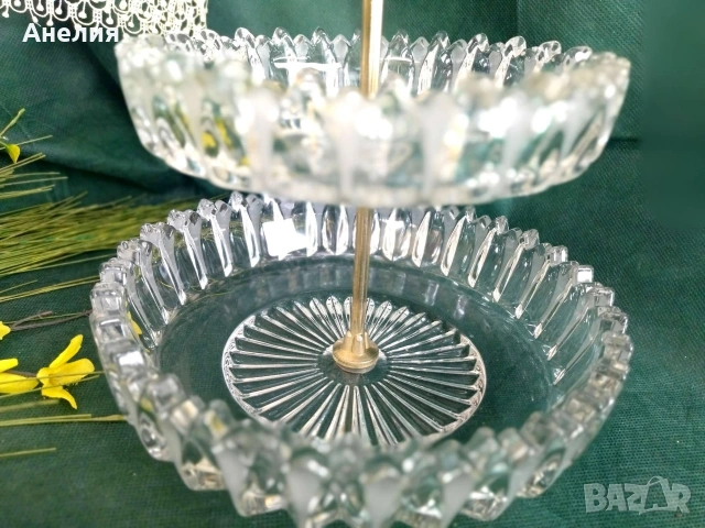 Триетажна поставка от релефно стъкло от Германия , снимка 2 - Други - 54149791