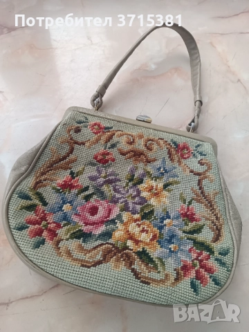 Бродирана чанта. , снимка 6 - Антикварни и старинни предмети - 52907802