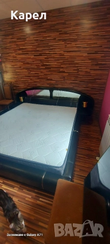 Продавам кожена спалня с матрак, снимка 3 - Спални и легла - 54080973