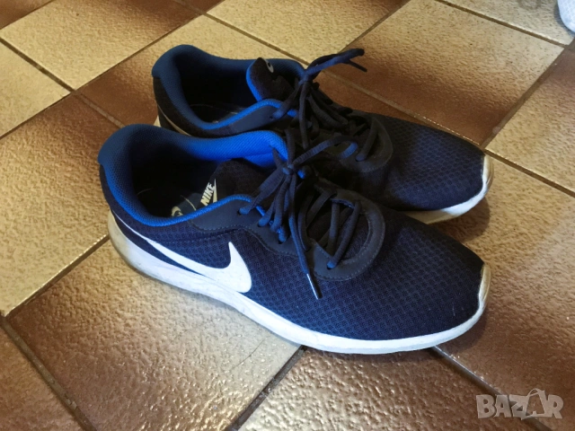 Nike Tanjun 46 – тъмносини, удобни и леки – отлично състояние, снимка 5 - Маратонки - 53656281