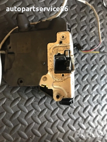 Брава за предна дясна врата за Mercedes C Class W203 Coupe (2002) 004134112631, снимка 2 - Части - 53983712