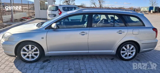 Toyota Avensis 2.2 d4d 150к.с. напълно обслужена с платени документи, снимка 6 - Автомобили и джипове - 49185883