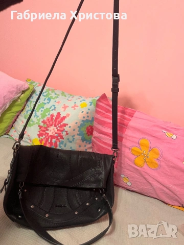 Дамска чанта Desiqual , няколко начина за носене , снимка 2 - Чанти - 53183393