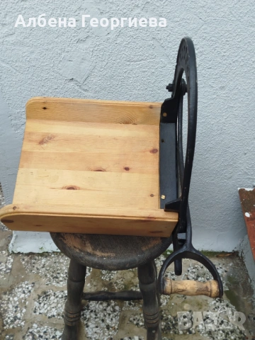 Немска дървена ретро гилотина