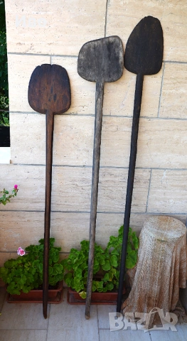 Стари ръчно изработени лопати за хляб/пица
