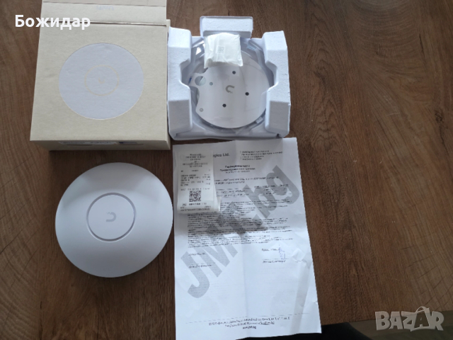 Продавам UniFi U7 Lite (Wi-Fi 7) – почти нов + PoE захранване подарък
