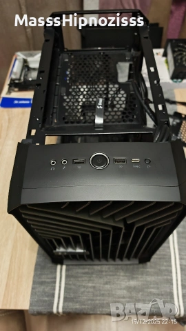 mini ITX кутия Fractal Design Torrent Nano Black TG Dark Tint, снимка 9 - Захранвания и кутии - 54256997