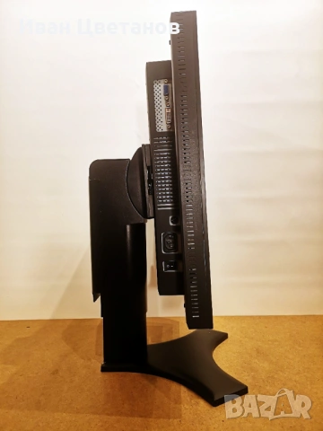  Професионален монитор NEC 1990FX, снимка 2 - Монитори - 54272939