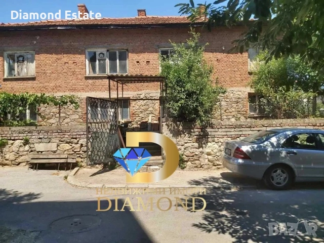 Двуетажна къща в град Харманли