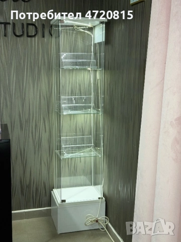 Стъклена светеща витрина 