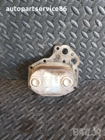 Охладител на масло за Mercedes Atego 817 (2002) 157409425, снимка 3 - Части - 54179433