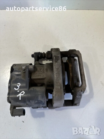 Заден десен спирачен апарат за Peugeot 3008 1.2T (2022) 65000км 9819060980, снимка 2 - Части - 53569152