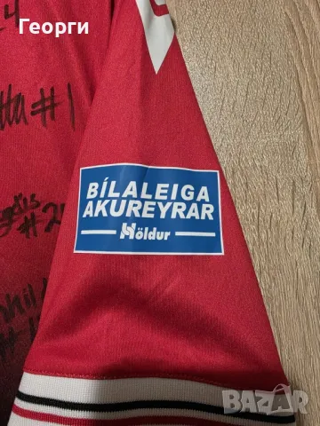 Оригинална тениска на Þróttur Reykjavík  с автографи – уникат!, снимка 3 - Футбол - 50310563