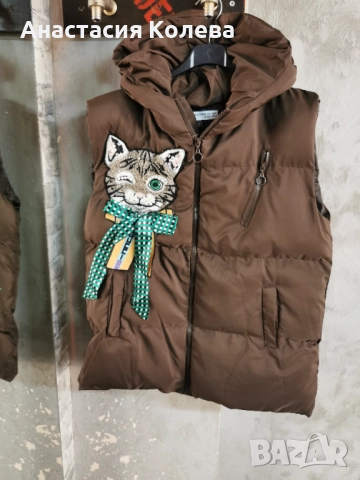 Грейка елек в кафяво с апликация котка Guc*i