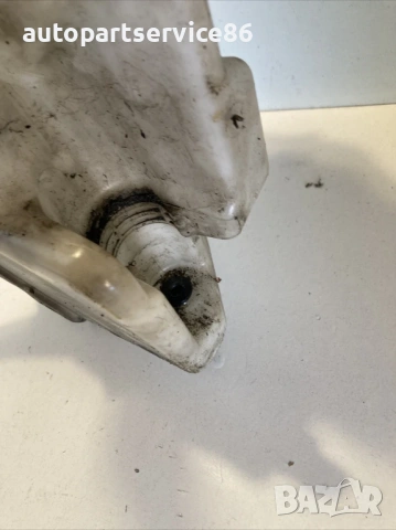 Резервоар за течност за чистачки за Peugeot 4007 2.2 HDI (2009) , снимка 3 - Части - 53681657