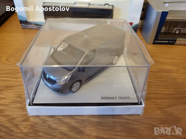 Умален модел на Renault Traffic 1:43, снимка 1 - Колекции - 45602076