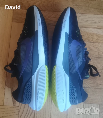 Оригинални дамски маратонки Nike Air Zoom Vomero 15, снимка 3 - Маратонки - 50593185