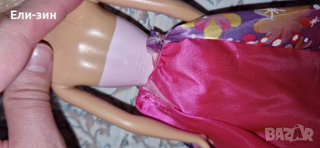 оригинална синеока кукла барби със шарена пола, снимка 7 - Кукли - 45698686