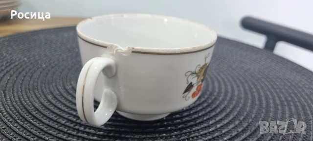 Български порцеланови чинии и чаши, снимка 6 - Сервизи - 53968180