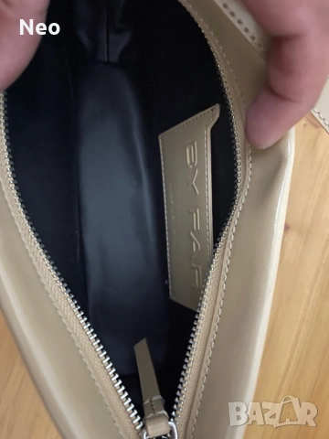 Оригинална дамска чанта By Far, снимка 5 - Чанти - 53948641