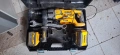 Акумулаторна диамантено-пробивна машина DeWALT с 2бр батерии и зарядно, снимка 2