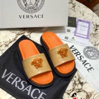 Versace дамски чехли, снимка 5 - Чехли - 45681318