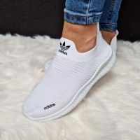 Дамски маратонки Adidas Реплика ААА+
, снимка 1 - Маратонки - 45497958